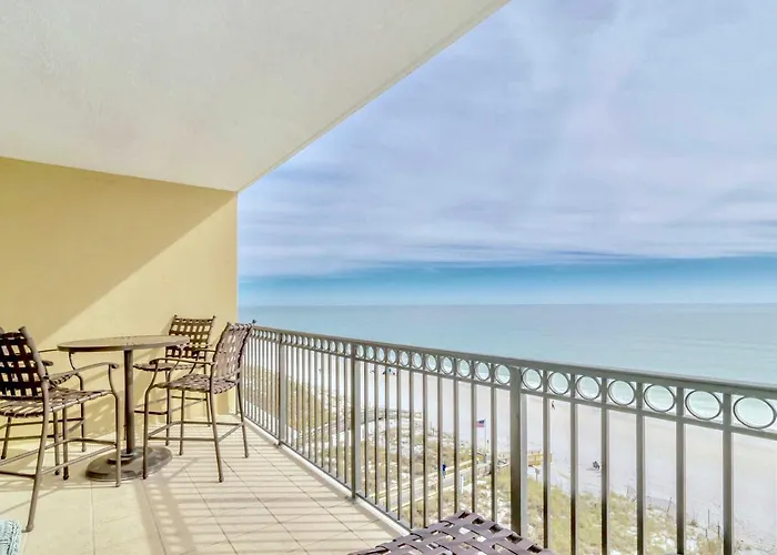 Holiday home Beachfront W/ Pool *